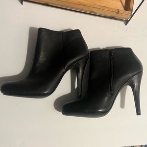Steve Madden Armen Black Leather Boots
